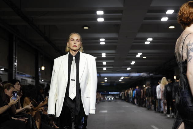 Sharon Stone walks the runway for the Men’s Ready-to-Wear Spring Summer 2027 collection during Paris Fashion Week (PFW) on June 26, 2026. Sharon Stone walks the runway for the Men’s Ready-to-Wear Spring Summer 2027 collection during Paris Fashion Week (PFW) on June 26, 2026, in Paris, France  Copyright: xAgencex xBestimagexAgencex xBestimagex