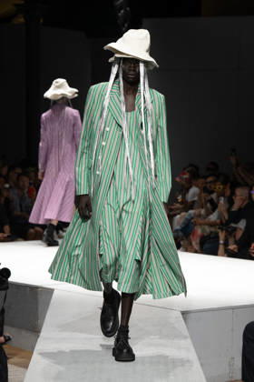 Comme des Garçons Men s Ready-to-Wear Spring Summer 2027 Collection Fashion Show during Paris Fashion Week, June 26, 2026 Comme Des Garcons Men’s Ready-to-Wear Spring Summer 2027 Collection Fashion Show at Paris Fashion Week, June 26, 2026, Paris, France  Copyright: xAgencex xBestimagexAgencex xBestimagex