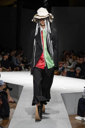 Comme des Garçons Men s Ready-to-Wear Spring Summer 2027 Collection Fashion Show during Paris Fashion Week, June 26, 2026 Comme Des Garcons Men’s Ready-to-Wear Spring Summer 2027 Collection Fashion Show at Paris Fashion Week, June 26, 2026, Paris, France  Copyright: xAgencex xBestimagexAgencex xBestimagex