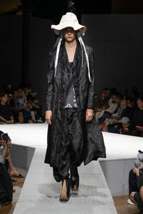 Comme des Garçons Men s Ready-to-Wear Spring Summer 2027 Collection Fashion Show during Paris Fashion Week, June 26, 2026 Comme Des Garcons Men’s Ready-to-Wear Spring Summer 2027 Collection Fashion Show at Paris Fashion Week, June 26, 2026, Paris, France  Copyright: xAgencex xBestimagexAgencex xBestimagex