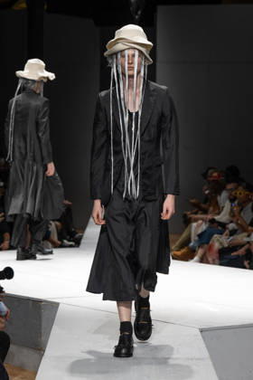 Comme des Garçons Men s Ready-to-Wear Spring Summer 2027 Collection Fashion Show during Paris Fashion Week, June 26, 2026 Comme Des Garcons Men’s Ready-to-Wear Spring Summer 2027 Collection Fashion Show at Paris Fashion Week, June 26, 2026, Paris, France  Copyright: xAgencex xBestimagexAgencex xBestimagex