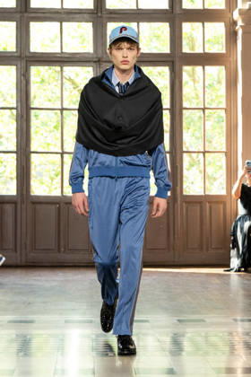Junya Watanabe Men s Ready-to-Wear Spring Summer 2027 Collection Fashion Show at Paris Fashion Week, June 26, 2026 Junya Watanabe Men’s Ready-to-Wear Spring Summer 2027 Collection Fashion Show at Paris Fashion Week, June 26, 2026, Paris, France  Copyright: xAgencex xBestimagexAgencex xBestimagex