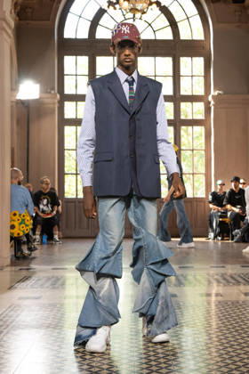 Junya Watanabe Men s Ready-to-Wear Spring Summer 2027 Collection Fashion Show at Paris Fashion Week, June 26, 2026 Junya Watanabe Men’s Ready-to-Wear Spring Summer 2027 Collection Fashion Show at Paris Fashion Week, June 26, 2026, Paris, France  Copyright: xAgencex xBestimagexAgencex xBestimagex