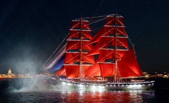 Russia Scarlet Sails Show 9196799 28.06.2026 Brig Rossiya (Russia) sails along the Neva River during the Scarlet Sails (Alye Parusa) Festival, an annual event for high school graduates, in St. Petersburg, Russia. Alexei Danichev Sputnik St. Petersburg Russia  Copyright: xAlexeixDanichevx