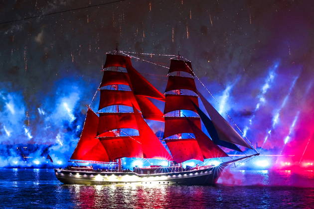 RUSSIA, ST PETERSBURG - JUNE 28, 2026: The Rossiya brig sails the Neva River during the Scarlet Sails festival, an annual celebration for secondary school leavers St Petersburg Russia  - ZUMAt113 20260628_zaa_t113_010 Copyright: xPeterxKovalevx