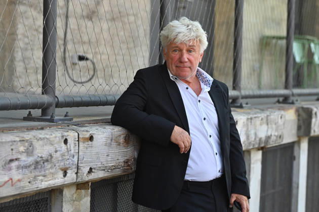 Joerg SCHUETTAUF (Schauspieler), Einzelbild,angeschnittenes Einzelmotiv,Halbfigur,halbe Figur. Eroeffnung 43.Filmfest Muenchen am 27.06.2026 Gasteig HP8.