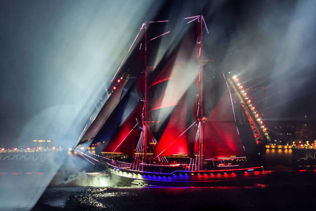 RUSSIA, ST PETERSBURG - JUNE 28, 2026: The Rossiya brig sails the Neva River during the Scarlet Sails festival, an annual celebration for secondary school leavers St Petersburg Russia  - ZUMAt113 20260628_zaa_t113_020 Copyright: xAlexanderxDemianchukx