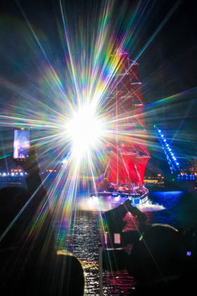 RUSSIA, ST PETERSBURG - JUNE 28, 2026: The Rossiya brig sails the Neva River during the Scarlet Sails festival, an annual celebration for secondary school leavers St Petersburg Russia  - ZUMAt113 20260628_zaa_t113_024 Copyright: xAlexanderxDemianchukx