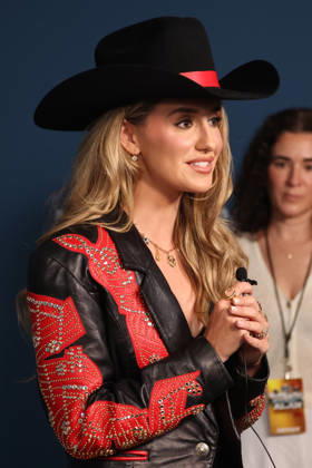 Alan Jackson Last Call: One More for the Road - The Finale Lainey Wilson arriving backstage at Alan Jackson Last Call: One More for the Road - The Finale concert held at Nissan Stadium on June 27, 2026 in Nashville, TN. Curtis Hilbun AFF-USA.com Nashville Nissan Stadium Tennessee USA Copyright: xCurtisxHilbunx xAFF-USA.comx