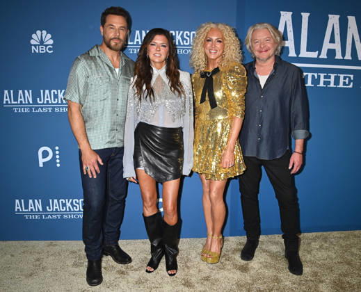 Alan Jackson Last Call: One More for the Road - The Finale Jimi Westbrook, Karen Fairchild, Kimberly Schlapman and Phillip Sweet from Little Big Town arriving backstage at Alan Jackson Last Call: One More for the Road - The Finale concert held at Nissan Stadium on June 27, 2026 in Nashville, TN. Nashville Nissan Stadium Tennessee USA Copyright: xTammiexArroyo AFF-USA.comx
