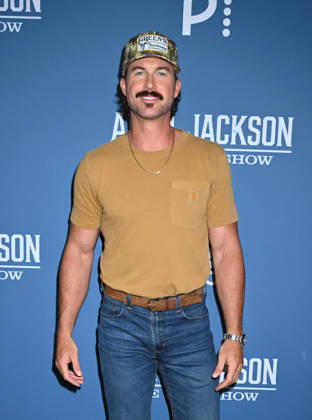 Alan Jackson Last Call: One More for the Road - The Finale Riley Green arriving backstage at Alan Jackson Last Call: One More for the Road - The Finale concert held at Nissan Stadium on June 27, 2026 in Nashville, TN. Nashville Nissan Stadium Tennessee USA Copyright: xTammiexArroyo AFF-USA.comx