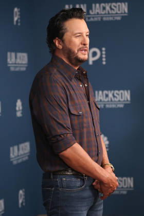 Alan Jackson Last Call: One More for the Road - The Finale Luke Bryan arriving backstage at Alan Jackson Last Call: One More for the Road - The Finale concert held at Nissan Stadium on June 27, 2026 in Nashville, TN. Curtis Hilbun AFF-USA.com Nashville Nissan Stadium Tennessee USA Copyright: xCurtisxHilbunx xAFF-USA.comx