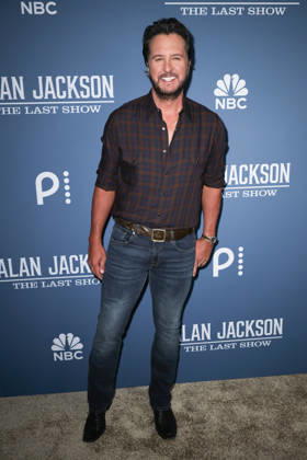 Alan Jackson Last Call: One More for the Road - The Finale Luke Bryan arriving backstage at Alan Jackson Last Call: One More for the Road - The Finale concert held at Nissan Stadium on June 27, 2026 in Nashville, TN. Curtis Hilbun AFF-USA.com Nashville Nissan Stadium Tennessee USA Copyright: xCurtisxHilbunx xAFF-USA.comx