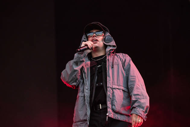 Kneecap performing live at Crystal Palace Park, London 27 June 2026 Kneecap performing live at Crystal Palace Park, London 27 June 2026 Moglai Bap (Naoise O Caireallai) - rapper, vocals Kneecap are an Irish hip-hop trio. They rap in a mixture of English and Irish. Their first single C.E.A.R.T.A. (cearta is Irish for rights ) was released in ˜17, followed by their mixtape, 3CAG, in ˜18. Their first studio album, Fine Art, was released in ˜24 Their second studio album, Fenian, was released in ˜26. The group has been at the centre of public debates about free speech and the expression of political opinions within Ireland and the UK. Their themes focus on working class, youth culture, Irish republicanism and Irish language rights Copyright: xDafyddxOwenx xDafyddxOwenx-xB5377x xAvalonx 1112995639