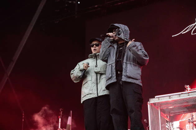 Kneecap performing live at Crystal Palace Park, London 27 June 2026 Kneecap performing live at Crystal Palace Park, London 27 June 2026 Mo Chara (Liam Og O hAnnaidh) - rapper, vocals and Moglai Bap (Naoise O Caireallai) Kneecap are an Irish hip-hop trio. They rap in a mixture of English and Irish. Their first single C.E.A.R.T.A. (cearta is Irish for rights ) was released in ˜17, followed by their mixtape, 3CAG, in ˜18. Their first studio album, Fine Art, was released in ˜24 Their second studio album, Fenian, was released in ˜26. The group has been at the centre of public debates about free speech and the expression of political opinions within Ireland and the UK. Their themes focus on working class, youth culture, Irish rep Copyright: xDafyddxOwenx xDafyddxOwenx-xB5377x xAvalonx 1112995686