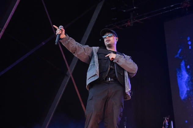 Kneecap performing live at Crystal Palace Park, London 27 June 2026 Kneecap performing live at Crystal Palace Park, London 27 June 2026 Moglai Bap (Naoise O Caireallai) - rapper, vocals Kneecap are an Irish hip-hop trio. They rap in a mixture of English and Irish. Their first single C.E.A.R.T.A. (cearta is Irish for rights ) was released in ˜17, followed by their mixtape, 3CAG, in ˜18. Their first studio album, Fine Art, was released in ˜24 Their second studio album, Fenian, was released in ˜26. The group has been at the centre of public debates about free speech and the expression of political opinions within Ireland and the UK. Their themes focus on working class, youth culture, Irish republicanism and Irish language rights Copyright: xDafyddxOwenx xDafyddxOwenx-xB5377x xAvalonx 1112996457