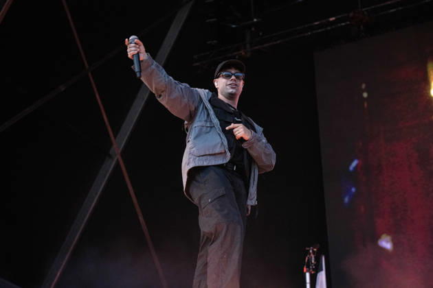 Kneecap performing live at Crystal Palace Park, London 27 June 2026 Kneecap performing live at Crystal Palace Park, London 27 June 2026 Moglai Bap (Naoise O Caireallai) - rapper, vocals Kneecap are an Irish hip-hop trio. They rap in a mixture of English and Irish. Their first single C.E.A.R.T.A. (cearta is Irish for rights ) was released in ˜17, followed by their mixtape, 3CAG, in ˜18. Their first studio album, Fine Art, was released in ˜24 Their second studio album, Fenian, was released in ˜26. The group has been at the centre of public debates about free speech and the expression of political opinions within Ireland and the UK. Their themes focus on working class, youth culture, Irish republicanism and Irish language rights Copyright: xDafyddxOwenx xDafyddxOwenx-xB5377x xAvalonx 1112996477