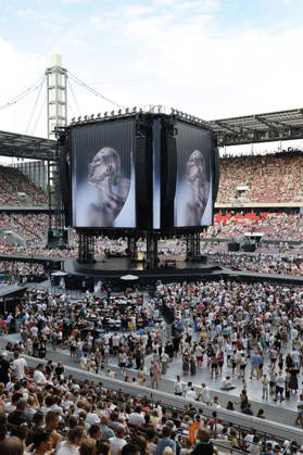Publikum beim Helene Fischer Konzert 360Â° Stadion Tour im RheinEnergieStadion. Köln, 27.06.2026 (Hinweis: Verwendung nur redaktionell in Bezug auf das Konzert bzw. die aktuelle Tour)