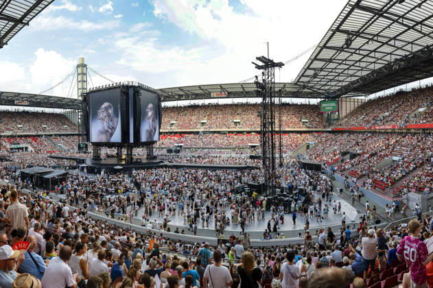 Publikum beim Helene Fischer Konzert 360Â° Stadion Tour im RheinEnergieStadion. Köln, 27.06.2026 (Hinweis: Verwendung nur redaktionell in Bezug auf das Konzert bzw. die aktuelle Tour)