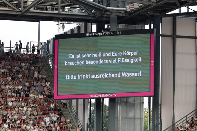 Anzeigetafel beim Helene Fischer Konzert 360Â° Stadion Tour im RheinEnergieStadion. Köln, 27.06.2026 (Hinweis: Verwendung nur redaktionell in Bezug auf das Konzert bzw. die aktuelle Tour)