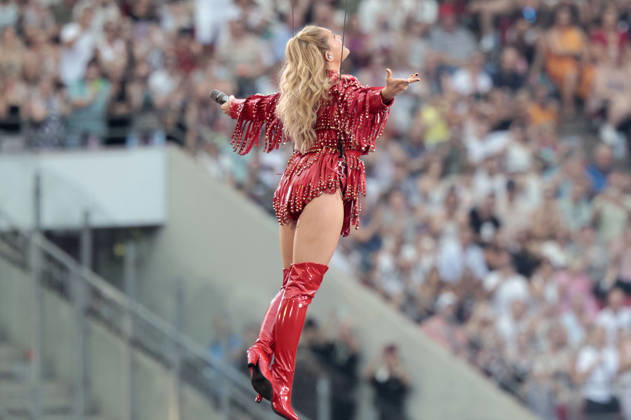 Helene Fischer live bei einem Konzert ihrer 360Â° Stadion Tour im RheinEnergieStadion. Köln, 27.06.2026 (Hinweis: Verwendung nur redaktionell in Bezug auf das Konzert bzw. die aktuelle Tour)
