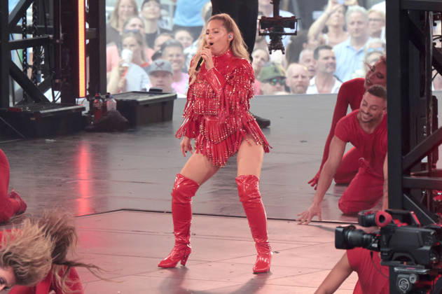 Helene Fischer live bei einem Konzert ihrer 360Â° Stadion Tour im RheinEnergieStadion. Köln, 27.06.2026 (Hinweis: Verwendung nur redaktionell in Bezug auf das Konzert bzw. die aktuelle Tour)