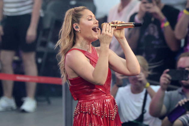 Helene Fischer live bei einem Konzert ihrer 360Â° Stadion Tour im RheinEnergieStadion. Köln, 27.06.2026 (Hinweis: Verwendung nur redaktionell in Bezug auf das Konzert bzw. die aktuelle Tour)