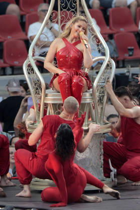 Helene Fischer live bei einem Konzert ihrer 360Â° Stadion Tour im RheinEnergieStadion. Köln, 27.06.2026 (Hinweis: Verwendung nur redaktionell in Bezug auf das Konzert bzw. die aktuelle Tour)