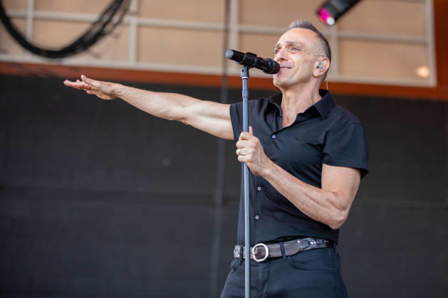 June 27, 2026, Milwaukee, Wisconsin, U.S: HANK AZARIA performs with the EZ Street Band during the Summerfest Music Festival in Milwaukee, Wisconsin Milwaukee U.S  - ZUMAs135 20260627_zap_s135_016 Copyright: xDanielxDeSloverx