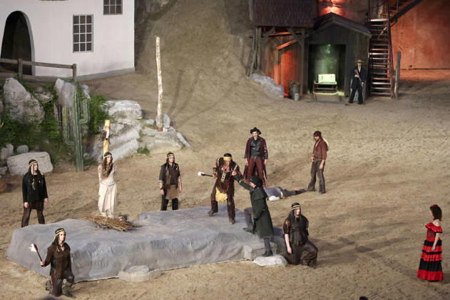 Premiere von Im Tal des Todes bei den Karl-May-Spielen 2026 im Freilichttheater am Kalkberg. Bad Segeberg, 27.06.2026