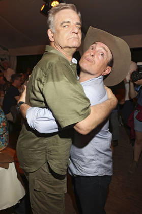 Heinrich Schafmeister und Alexis Kara bei der Premiere von Im Tal des Todes bei den Karl-May-Spielen 2026 im Freilichttheater am Kalkberg. Bad Segeberg, 27.06.2026