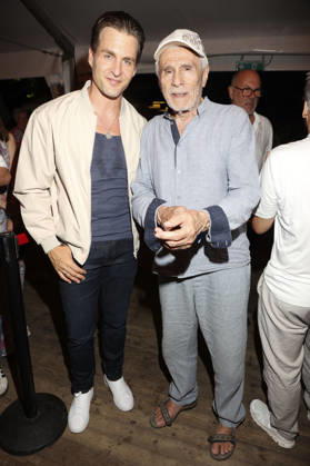Alexander Klaws und Gojko Mitic bei der Premiere von Im Tal des Todes bei den Karl-May-Spielen 2026 im Freilichttheater am Kalkberg. Bad Segeberg, 27.06.2026