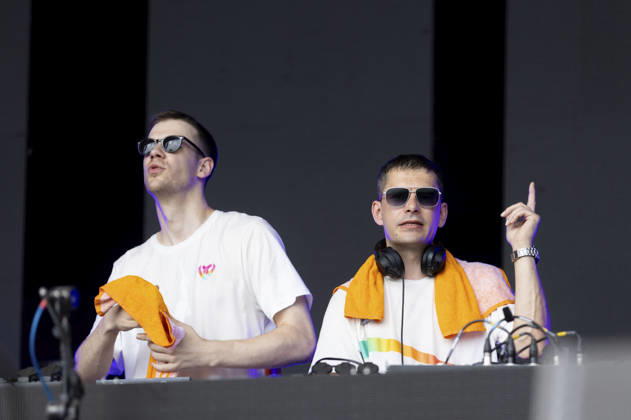 Gestört aber Geil live beim Rainbow Festival am Fühlinger See. Köln, 27.06.2026