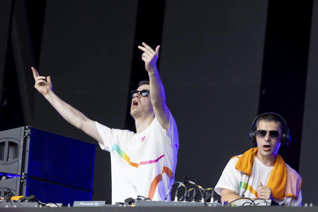 Gestört aber Geil live beim Rainbow Festival am Fühlinger See. Köln, 27.06.2026