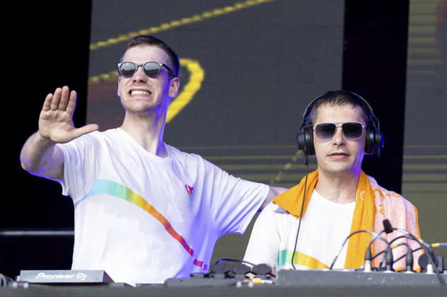 Gestört aber Geil live beim Rainbow Festival am Fühlinger See. Köln, 27.06.2026