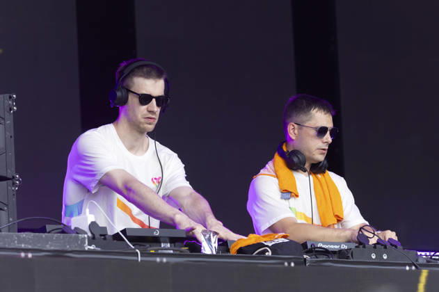Gestört aber Geil live beim Rainbow Festival am Fühlinger See. Köln, 27.06.2026