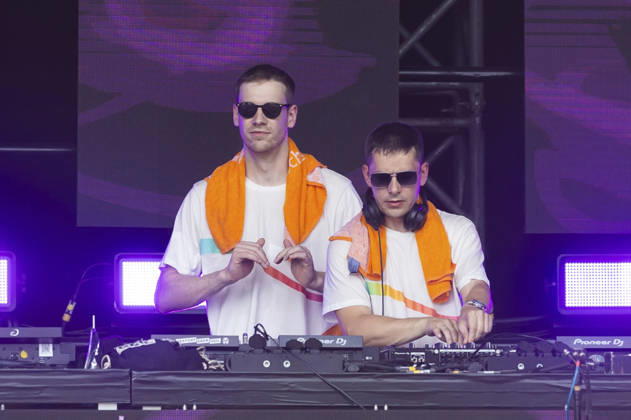 Gestört aber Geil live beim Rainbow Festival am Fühlinger See. Köln, 27.06.2026