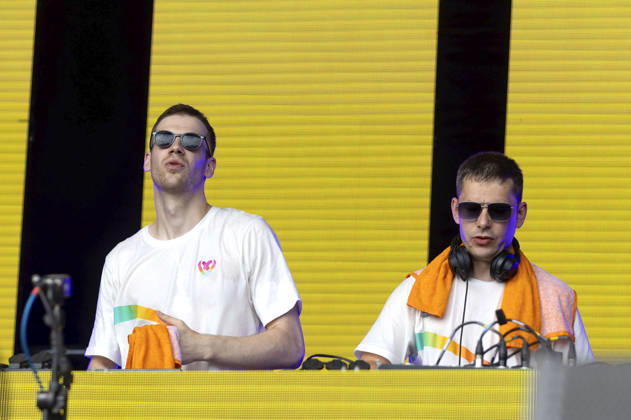 Gestört aber Geil live beim Rainbow Festival am Fühlinger See. Köln, 27.06.2026