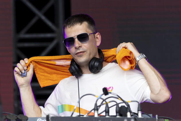 Gestört aber Geil live beim Rainbow Festival am Fühlinger See. Köln, 27.06.2026