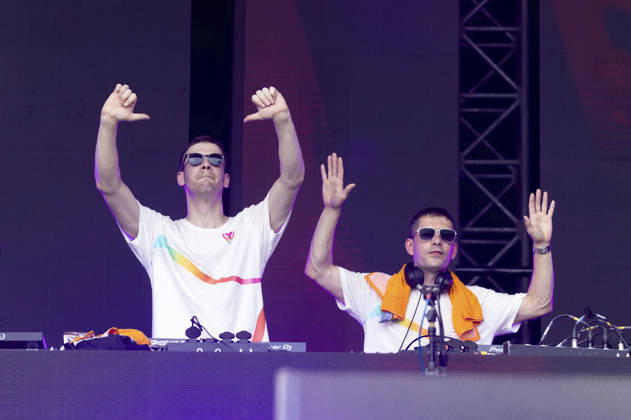Gestört aber Geil live beim Rainbow Festival am Fühlinger See. Köln, 27.06.2026