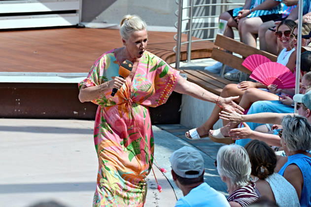 ZDF - Fernsehgarten. Fernsehmoderatorin Andrea Kiwi Kiewel während der ZDF - Unterhaltungsshow Fernsehgarten am 28.06.2026 in Mainz. 20260628MWI130885