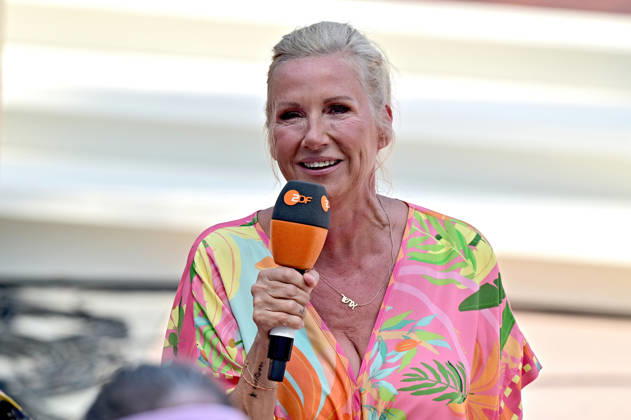 ZDF - Fernsehgarten. Fernsehmoderatorin Andrea Kiwi Kiewel während der ZDF - Unterhaltungsshow Fernsehgarten am 28.06.2026 in Mainz. 20260628MWI130993