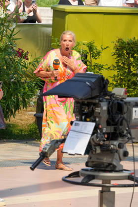 ZDF-Fernsehgarten 2026. Andrea (Kiwi) Kiewel im ZDF Fernsehgarten mit dem Motto Sommerparty am 28.06.2026 in Mainz. Mainz ZDF Fernsehgarten Rheinland-Pfalz