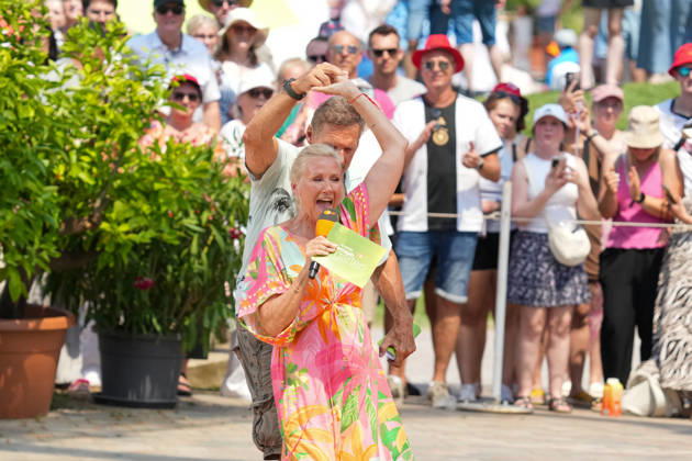 ZDF-Fernsehgarten 2026. Andrea (Kiwi) Kiewel und Ralf Moeller im ZDF Fernsehgarten mit dem Motto Sommerparty am 28.06.2026 in Mainz. Mainz ZDF Fernsehgarten Rheinland-Pfalz