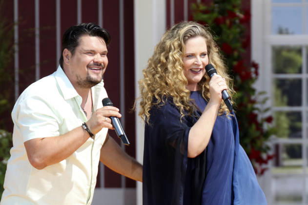 Entertainment Bilder des Tages Kai Becker und Diana Amft in der ARD TV-Show Immer wieder sonntags im Europa-Park. Rust, 28.06.2026
