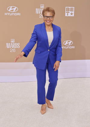 BET Awards 2026 - Red Carpet Karen Bass attends the 2026 BET Awards at Peacock Theater on June 28, 2026 in Los Angeles, California. Los Angeles California United States Copyright: xCraSH imageSPACEx