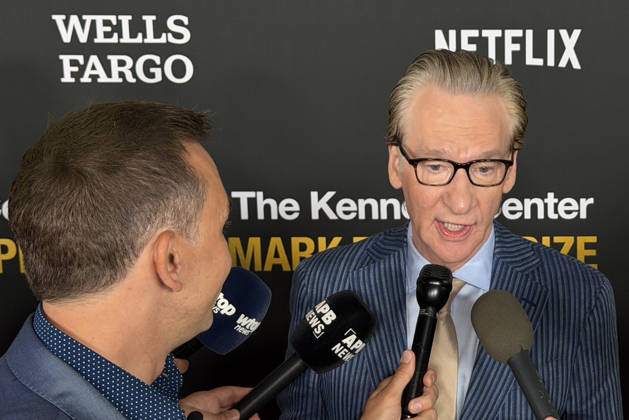 American comedian and television host Bill Maher speaks with reporters at the Kennedy Center in Washington, D.C, 28 June 2026. Comedian Bill Maher receives the Mark Twain Prize for American humor !ACHTUNG: NUR REDAKTIONELLE NUTZUNG!  Copyright: xOctavioxGuzmánx AME5540 20260629-55020740436_1