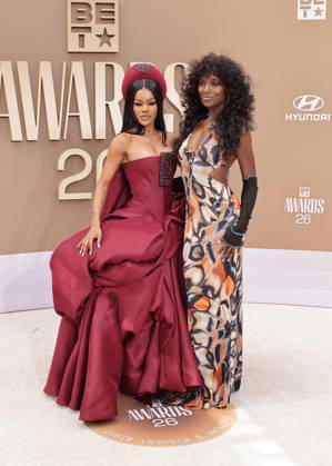 BET Awards 2026 - Red Carpet Teyana Taylor, Jodie Turner-Smith attend the 2026 BET Awards at Peacock Theater on June 28, 2026 in Los Angeles, California. Los Angeles California United States Copyright: xCraSH imageSPACEx