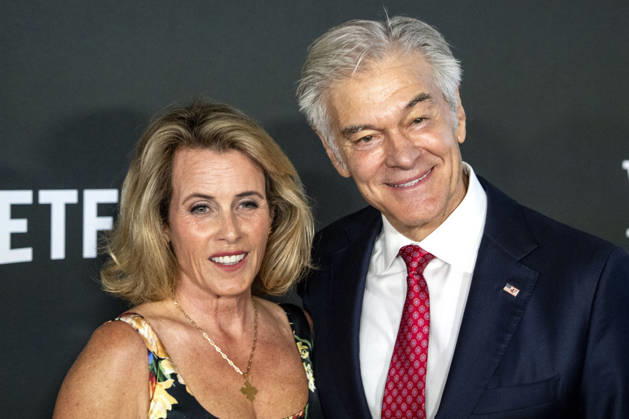 Lisa Oz and Administrator of the US Centers for Medicare and Medicaid Services Mehmet Oz arrive on the red carpet before the 27th Mark Twain Prize for American Humor Award at the Kennedy Center for the Performing Arts in Washington DC on Sunday, June 28, 2026. WAP20260628366 BONNIExCASH