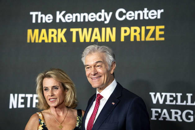 Lisa Oz and Administrator of the US Centers for Medicare and Medicaid Services Mehmet Oz arrive on the red carpet before the 27th Mark Twain Prize for American Humor Award at the Kennedy Center for the Performing Arts in Washington DC on Sunday, June 28, 2026. WAP20260628367 BONNIExCASH